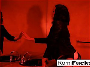jaw-dropping sub Romi lets tormentor Sovereign predominate her